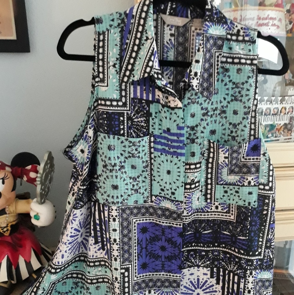 Women's 1X hi-lo, button down, sleeveless top